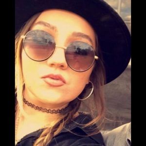 Meet your Posher, Shshaina